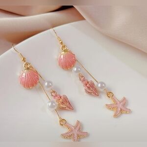 NEW! 2 For 25$ Elegant Pink and Gold Seashell Earrings